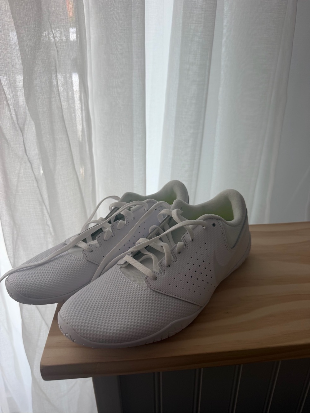 Nike Sideline IV White Cheer Shoes Women’s 7.5 Cheerleading